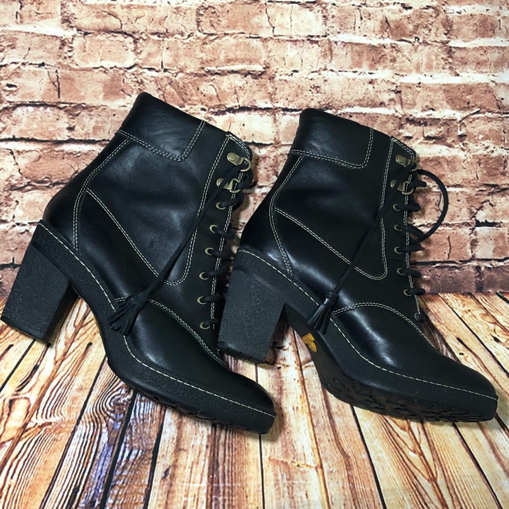 Timberland Leather Heeled Boots (8M)